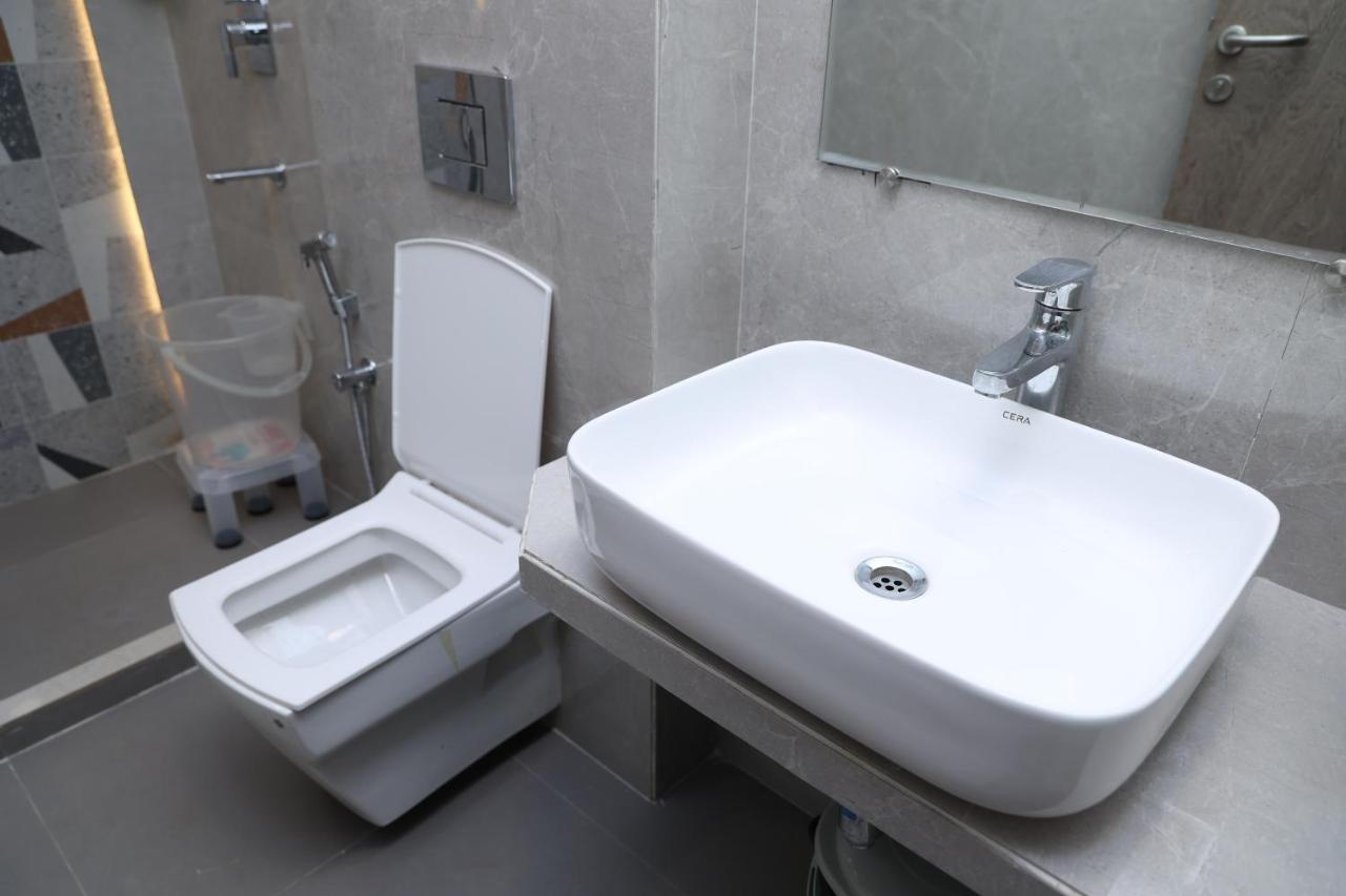 לקנאו Hotel Pinaka Inn מראה חיצוני תמונה