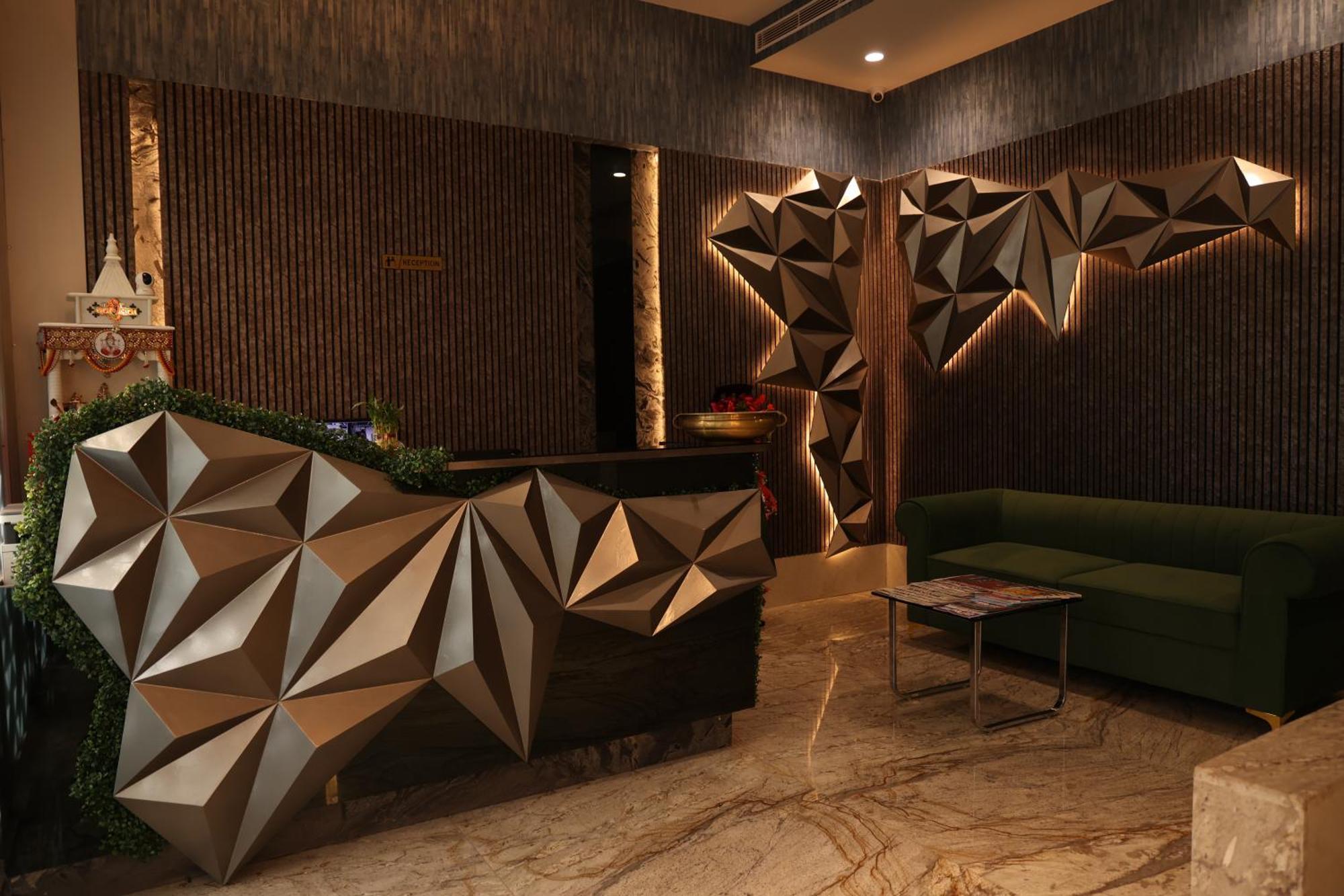 לקנאו Hotel Pinaka Inn מראה חיצוני תמונה