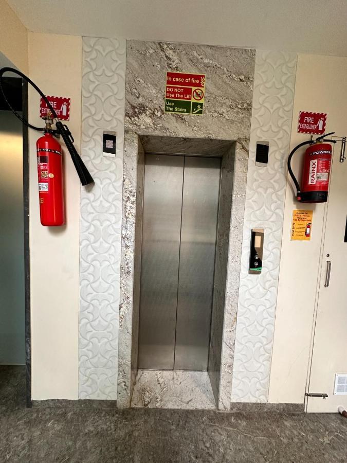 לקנאו Hotel Pinaka Inn מראה חיצוני תמונה