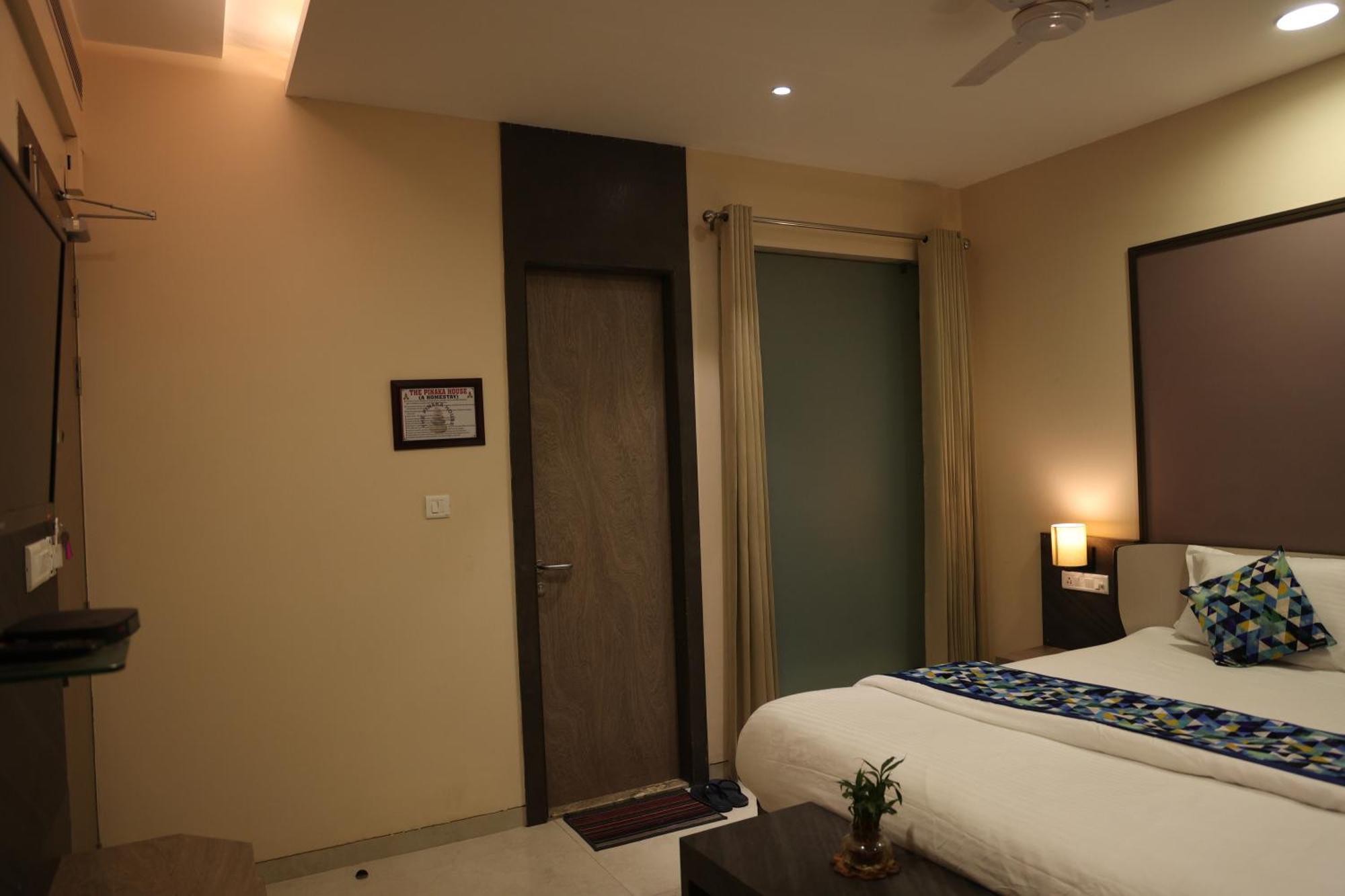 לקנאו Hotel Pinaka Inn מראה חיצוני תמונה