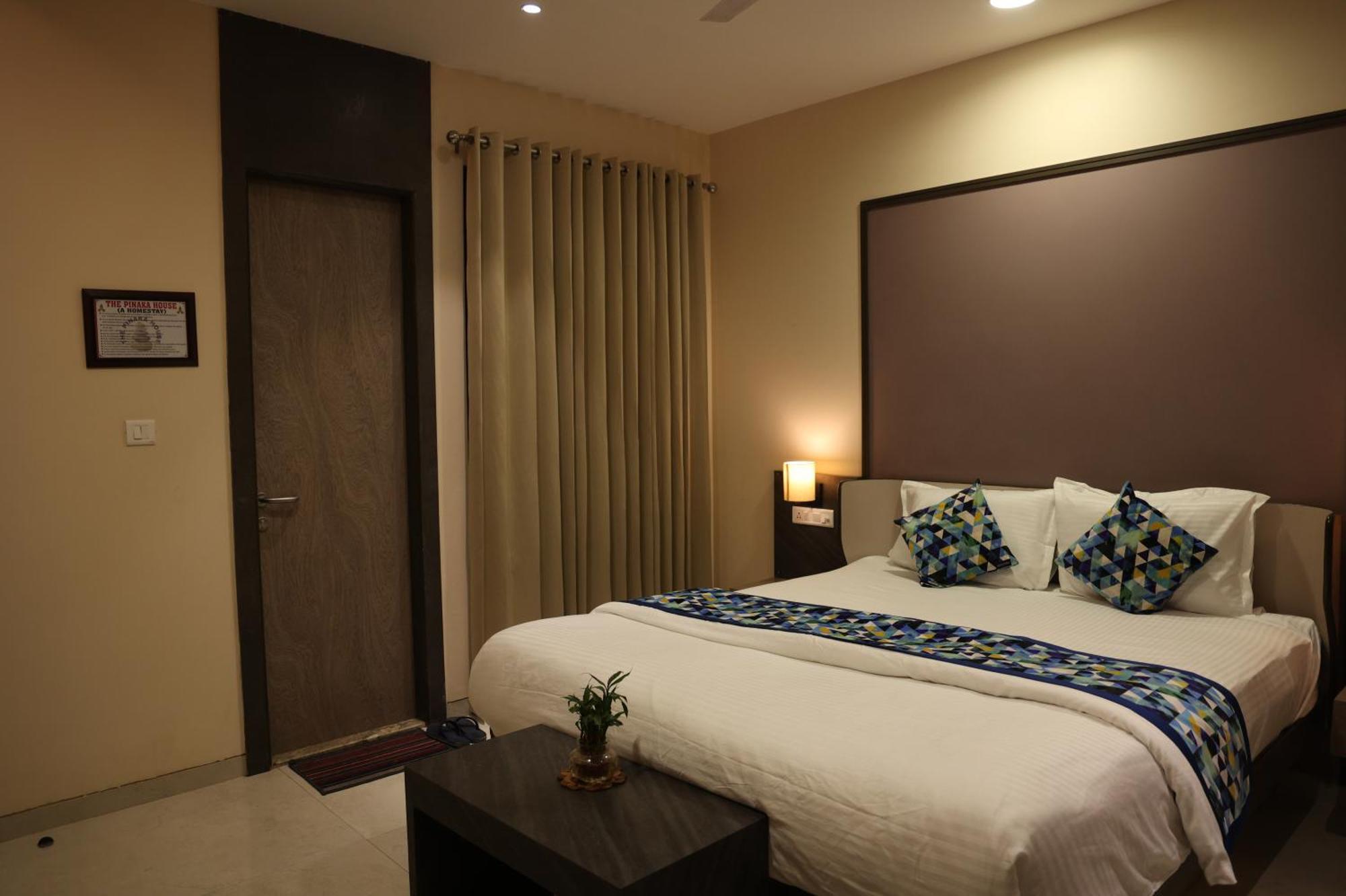 לקנאו Hotel Pinaka Inn מראה חיצוני תמונה