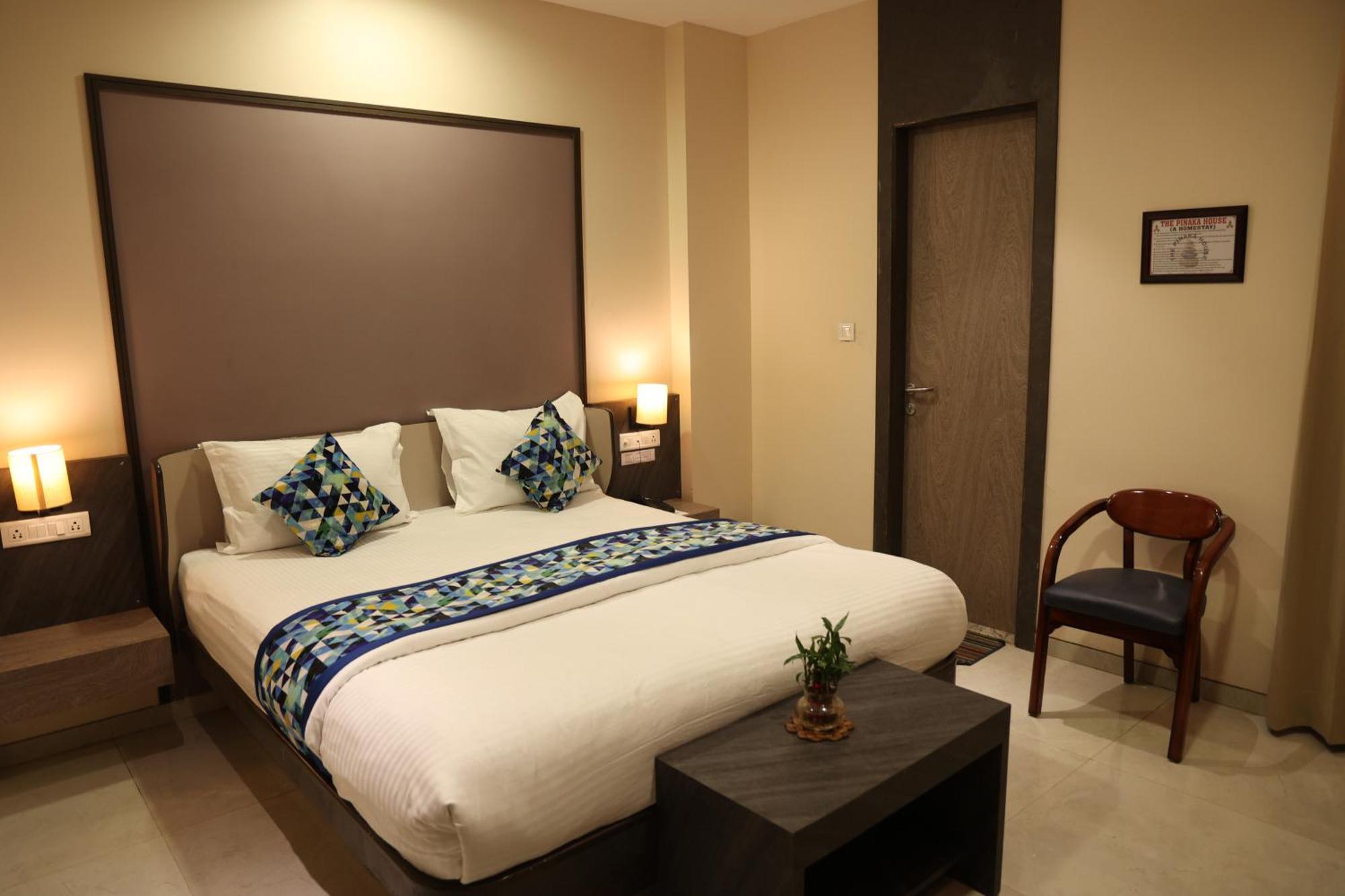 לקנאו Hotel Pinaka Inn מראה חיצוני תמונה