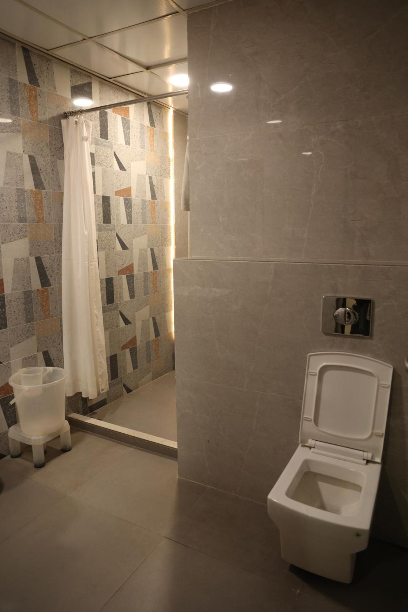 לקנאו Hotel Pinaka Inn מראה חיצוני תמונה