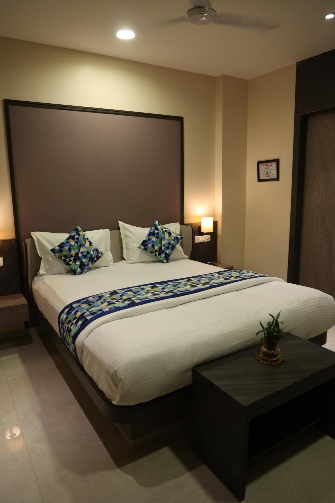 לקנאו Hotel Pinaka Inn מראה חיצוני תמונה