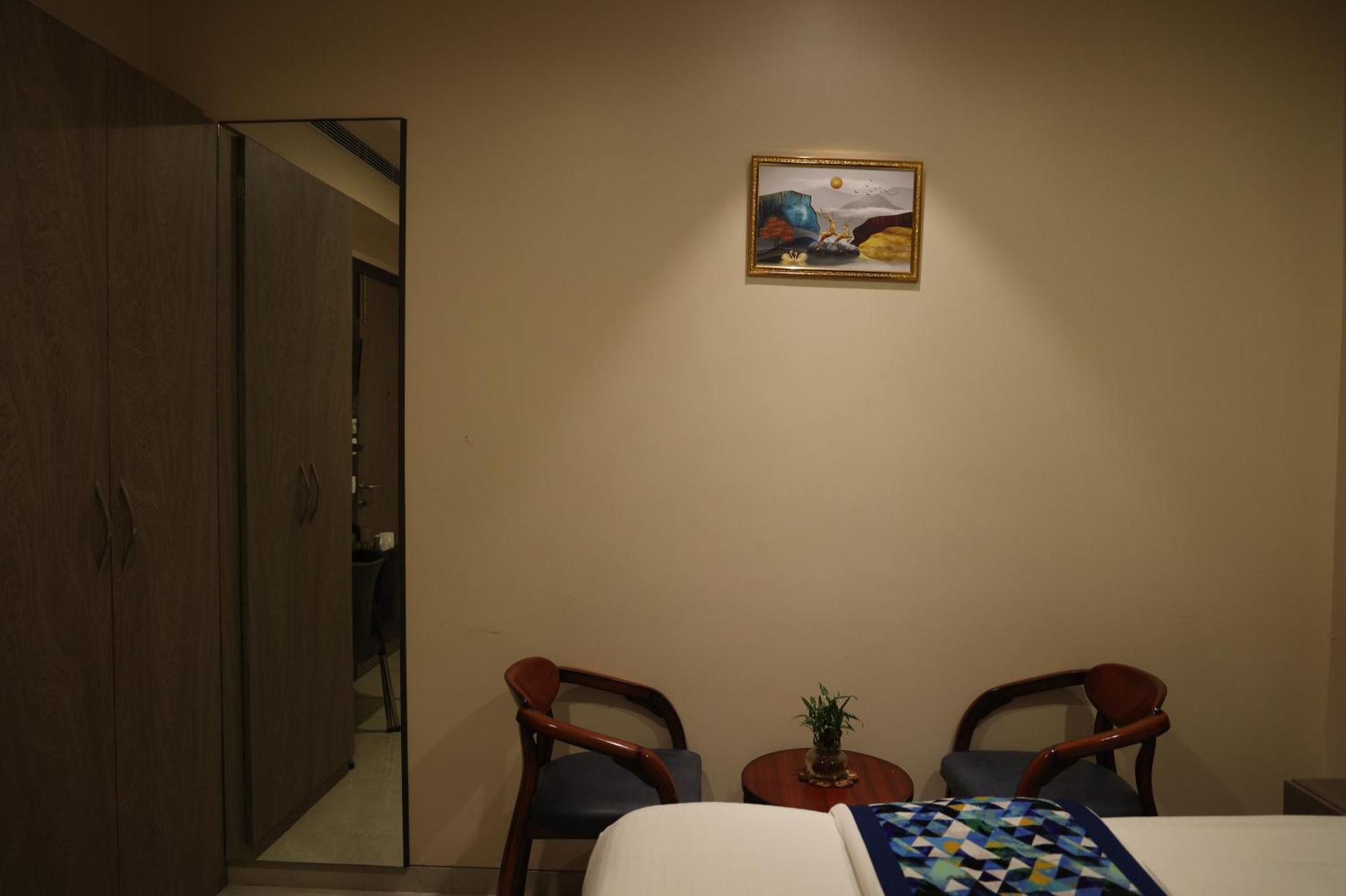 לקנאו Hotel Pinaka Inn מראה חיצוני תמונה