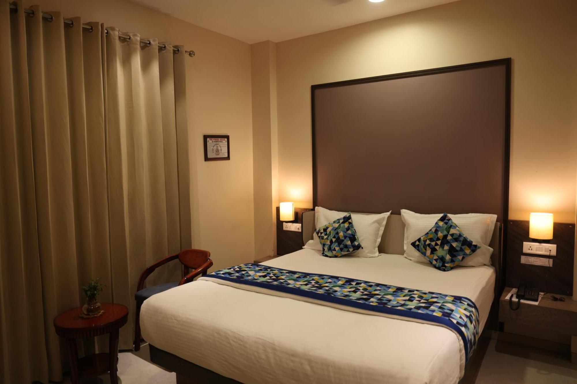 לקנאו Hotel Pinaka Inn מראה חיצוני תמונה