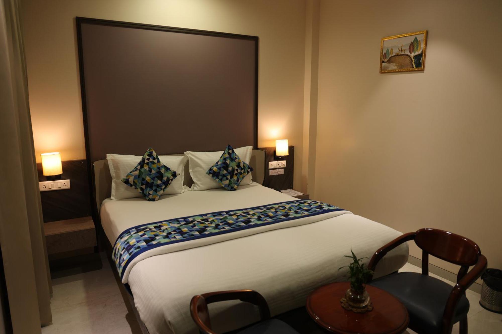 לקנאו Hotel Pinaka Inn מראה חיצוני תמונה